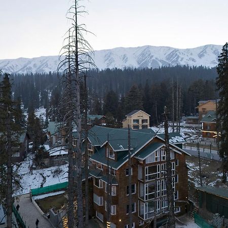 Hotel Pine Spring Gulmarg Exteriör bild
